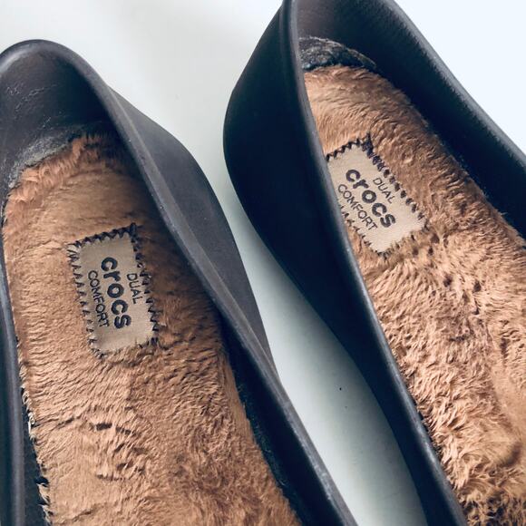 Crocs 'Olivia II' Women's 10 Fur Lined Comfort Flat Brown Slip On Shoe - Picture 8 of 9